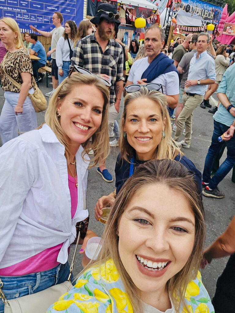 C4FD8383-0E3F-431D-BFCE-A06DE72D8255