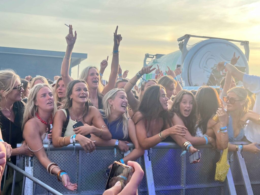 1753798977734-018ycy6crz_6_11zon